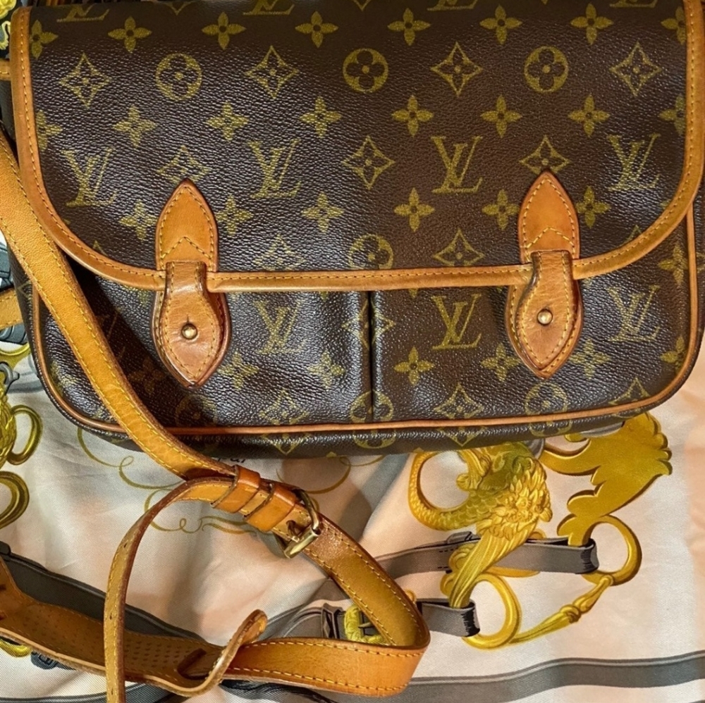 Louis Vuitton gibeciere